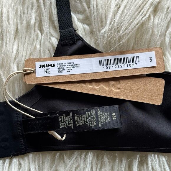 Skims Ultimate Push up Plunge Bra Onyx Size 32A - Picture 6 of 6